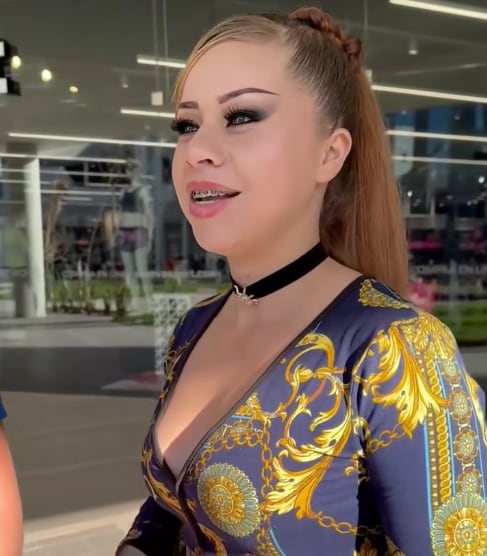 Se desmaquilla y queda soltera