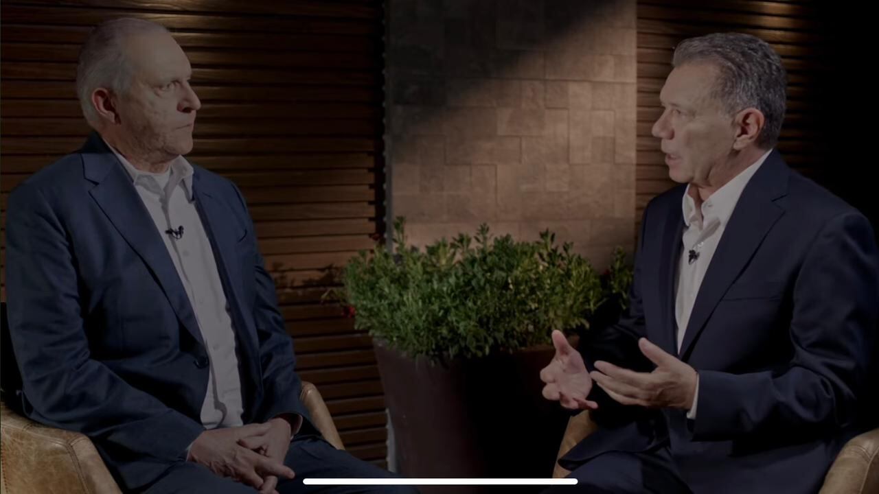 Salvador Cienfuegos y Jorge Fernández en entrevista/ Captura de pantalla