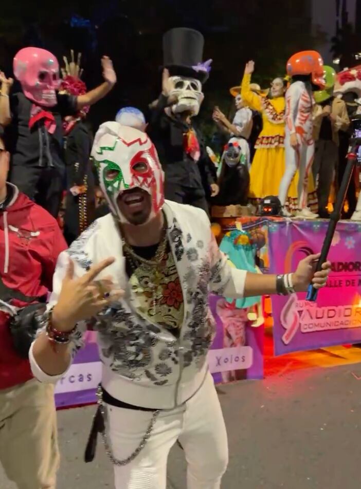 Escorpión Dorado en Mega Procesión de Catrinas 2024