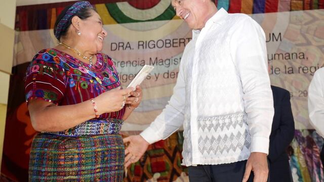 El gobernador Rutilio Escandón Cadenas asistió a la conferencia magistral impartida por la Premio Nobel de la Paz Rigoberta Menchú.