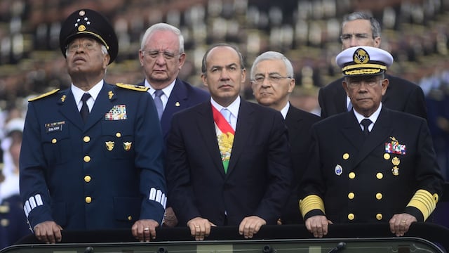 Felipe Calderón Hinojosa, ex presidente de México durante desfile militar