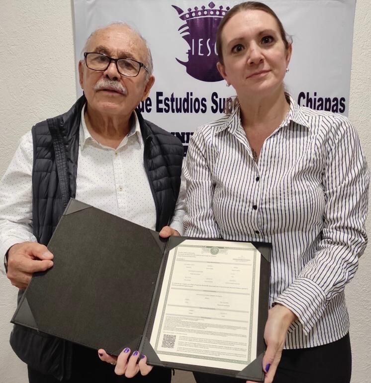 Universidad Salazar entrega los primeros títulos de licenciatura pese a litigios impulsados por políticos