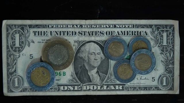 Peso se aprecia ante el dólar