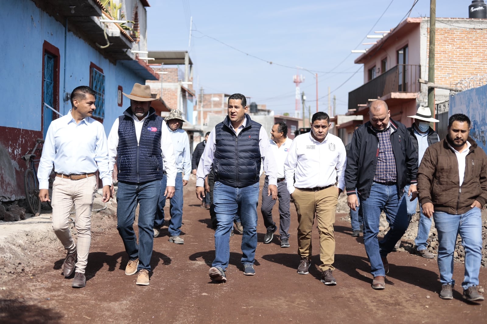 Diego Sinhue Rodríguez impulsó obras sociales en Santiago Maravatío, Guanajuato