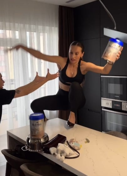 Mariana Barutkina haciendo el stiletto challenge