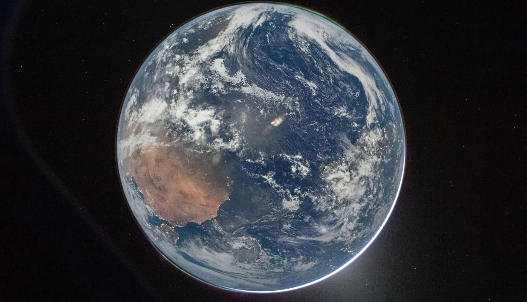 La Tierra vista desde la misión Artemis II (2026). Foto: NASA.