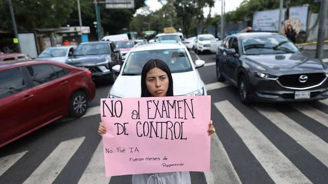 Protesta de aspirantes a la UNAM contra aplicación del examen de control