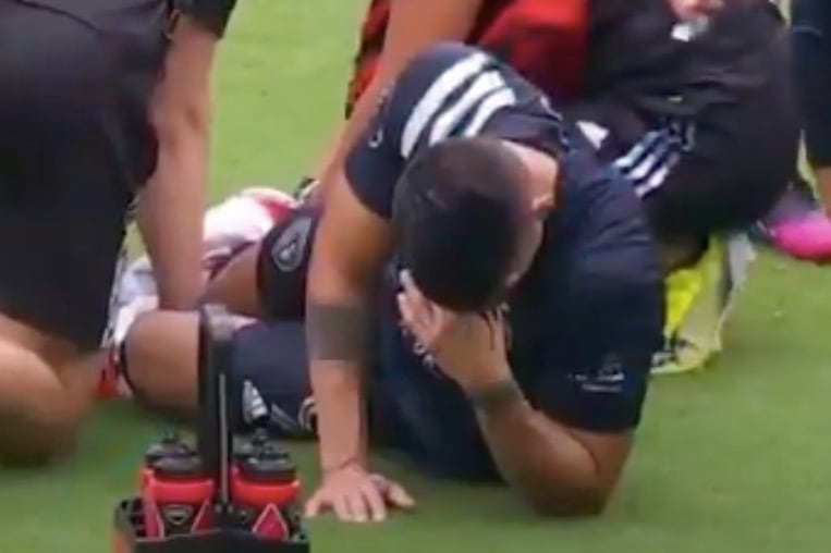 Alan Pulido sufrió una rara lesión