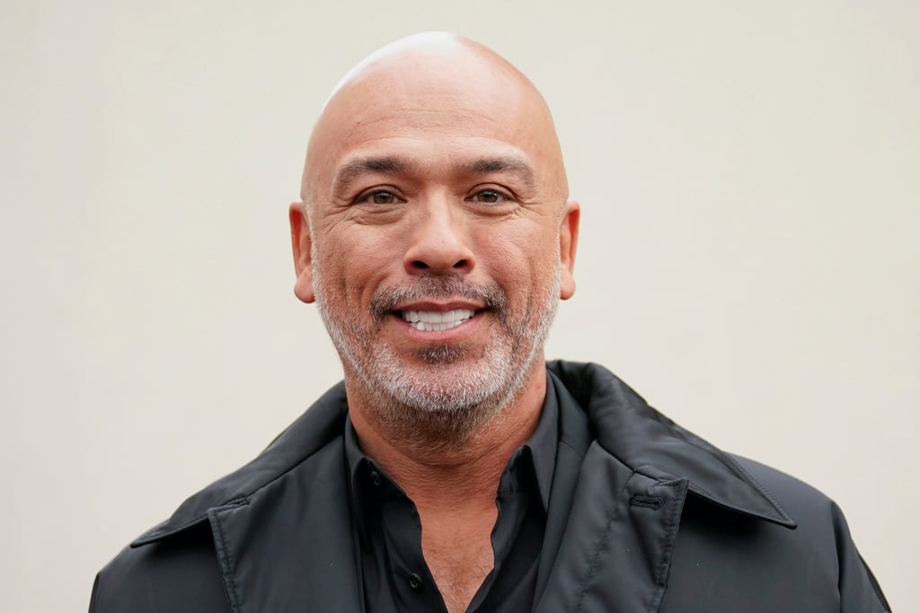 Jo Koy, conductor de los Golden Globes 2024.