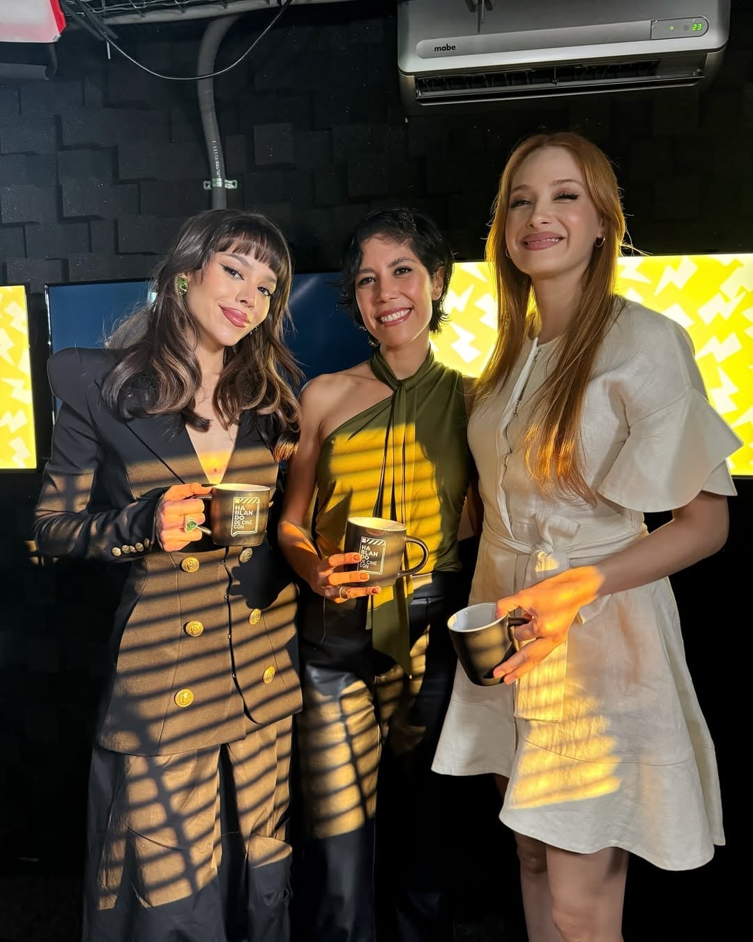 Gaby Meza junto con Danna Paola y Ceci de la Cueva