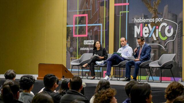 Mario Riestra visita la UPAEP