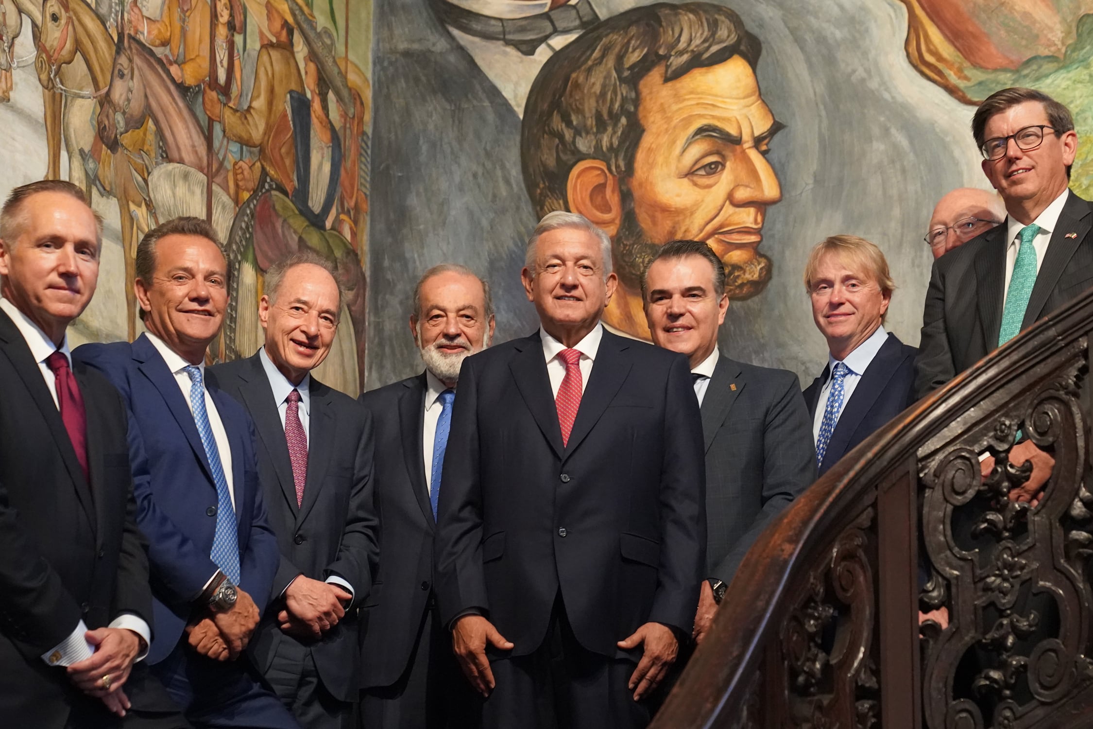 AMLO y empresarios de México y Estados Unidos en el Instituto Cultural de México en Washington
