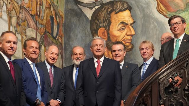 AMLO y empresarios de México y Estados Unidos en el Instituto Cultural de México en Washington