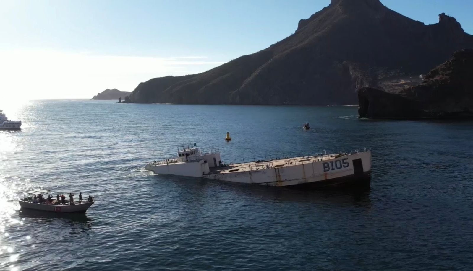 Realizan ceremonia de hundimiento del ex buque Suchiate BI-05