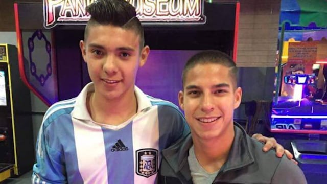 Diego Lainez posó con el hermano de Raúl Jiménez