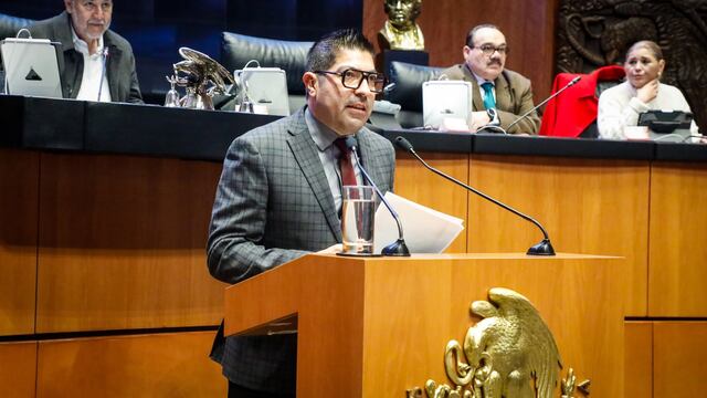 Armando Ayala, senador de Morena