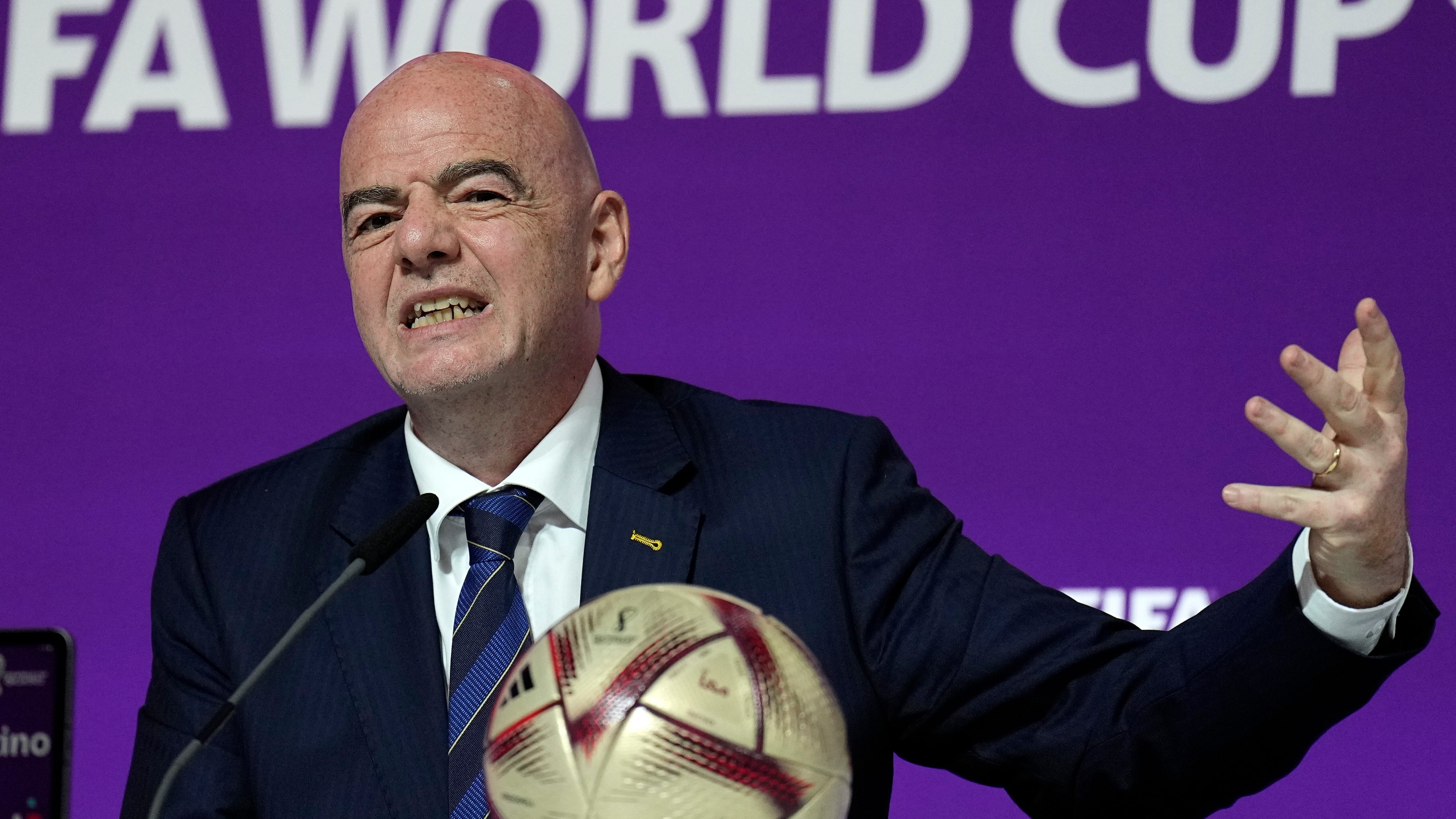 UEFA no cede en su intento por terminar con el mandato de Infantino en la FIFA