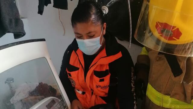 Niño se atora dentro de la lavadora