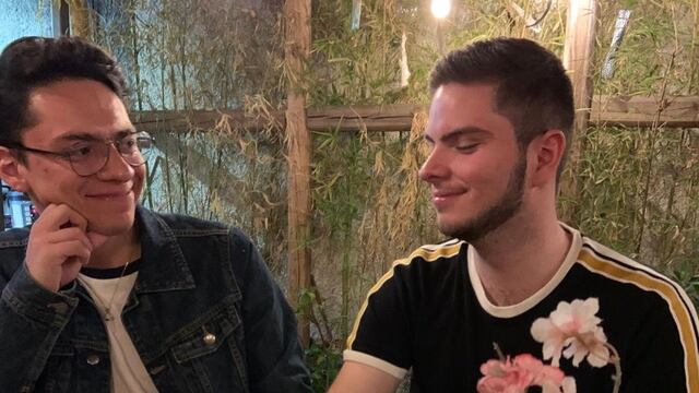 Los enamorados que recibieron el mensaje.