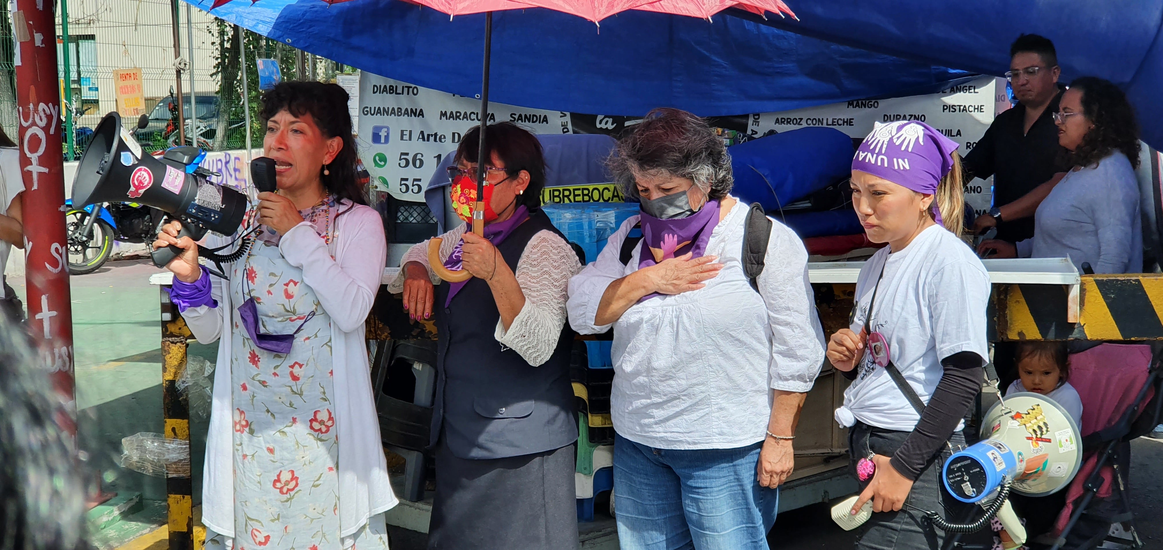 A las afueras del Reclusorio Oriente