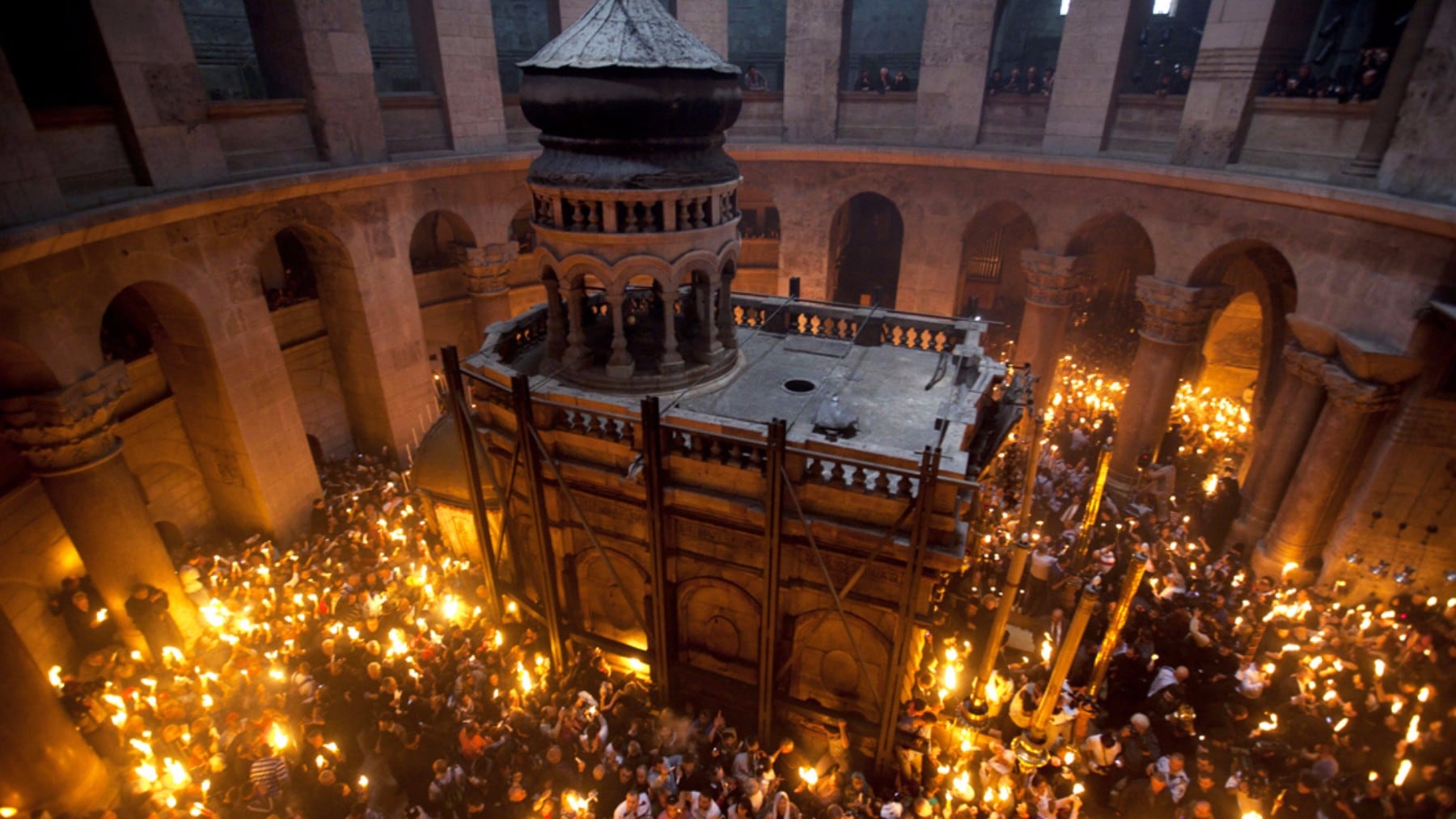 Jerusalén: Revelan origen de las cruces grabadas del Santo Sepulcro