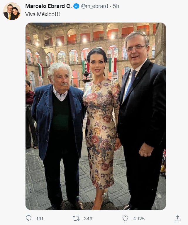 Marcelo Ebrard celebra Grito de Independencia al lado de Pepe Mújica