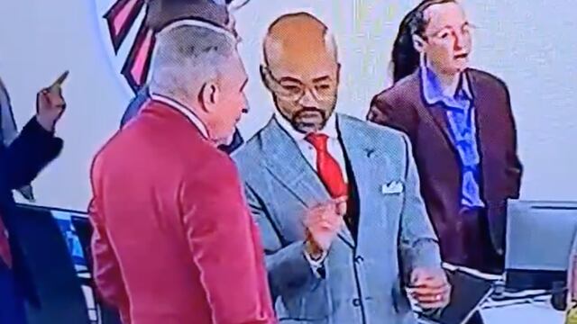 Discusión de Terry Fontenot con dueño de los Falcons