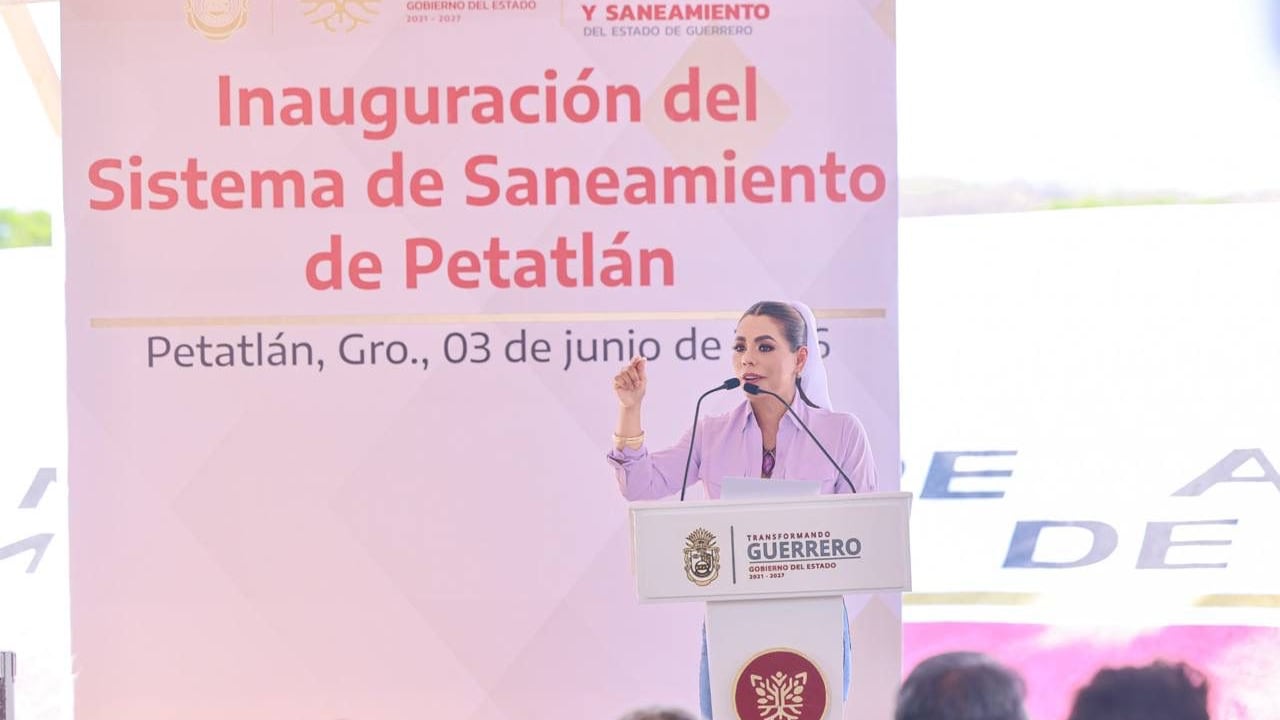 Evelyn Salgado Pineda inaugura primera etapa del Sistema de Saneamiento en Petatlán con inversión de más de 38 MDP