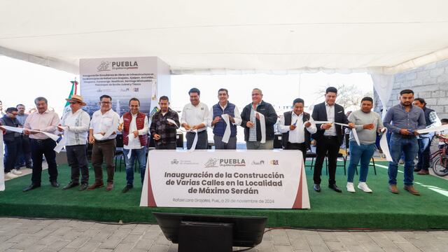 Sergio Salomón inaugura construcción de calles