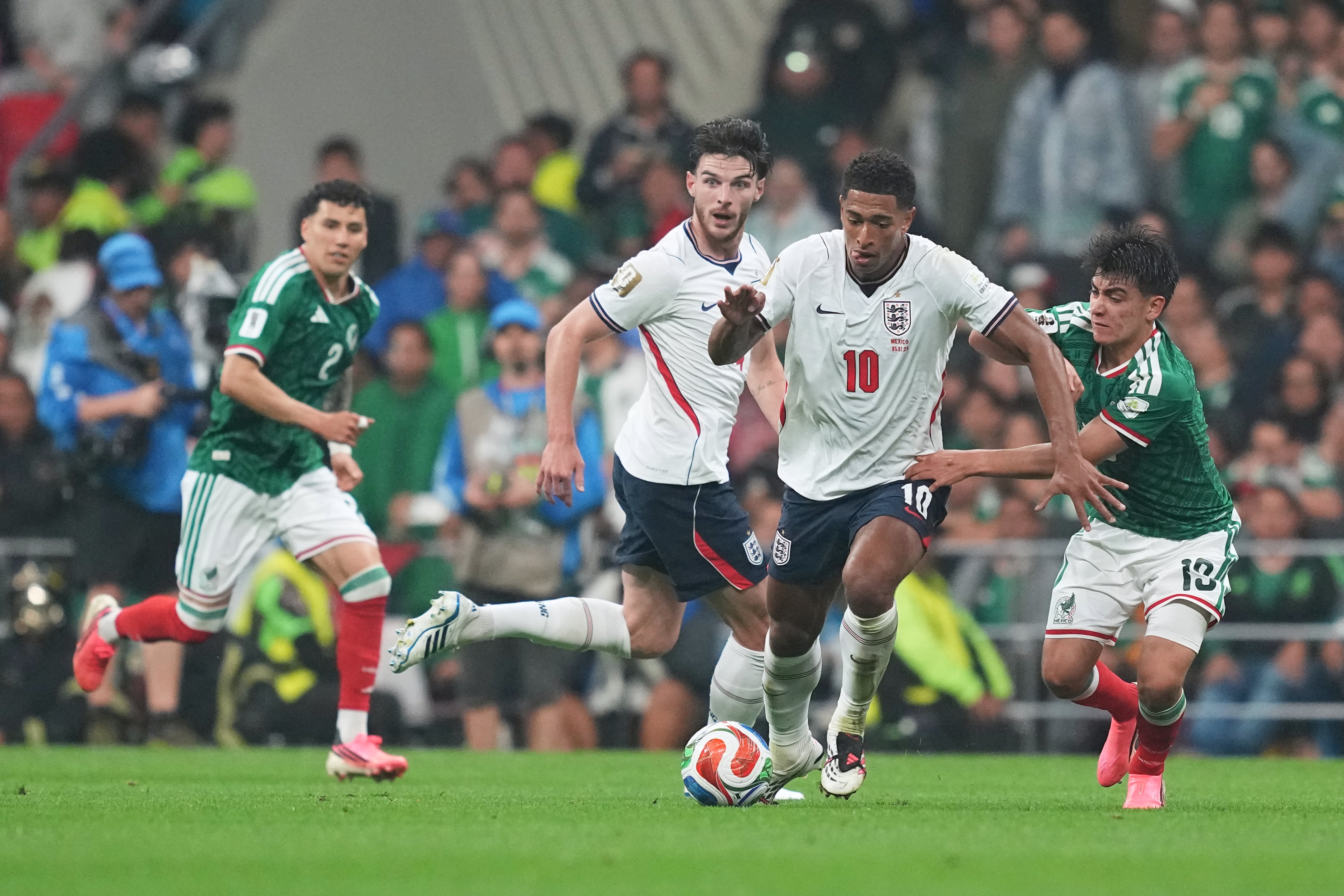 El gesto de Jude Bellingham con Gilberto Mora tras el México vs Inglaterra.