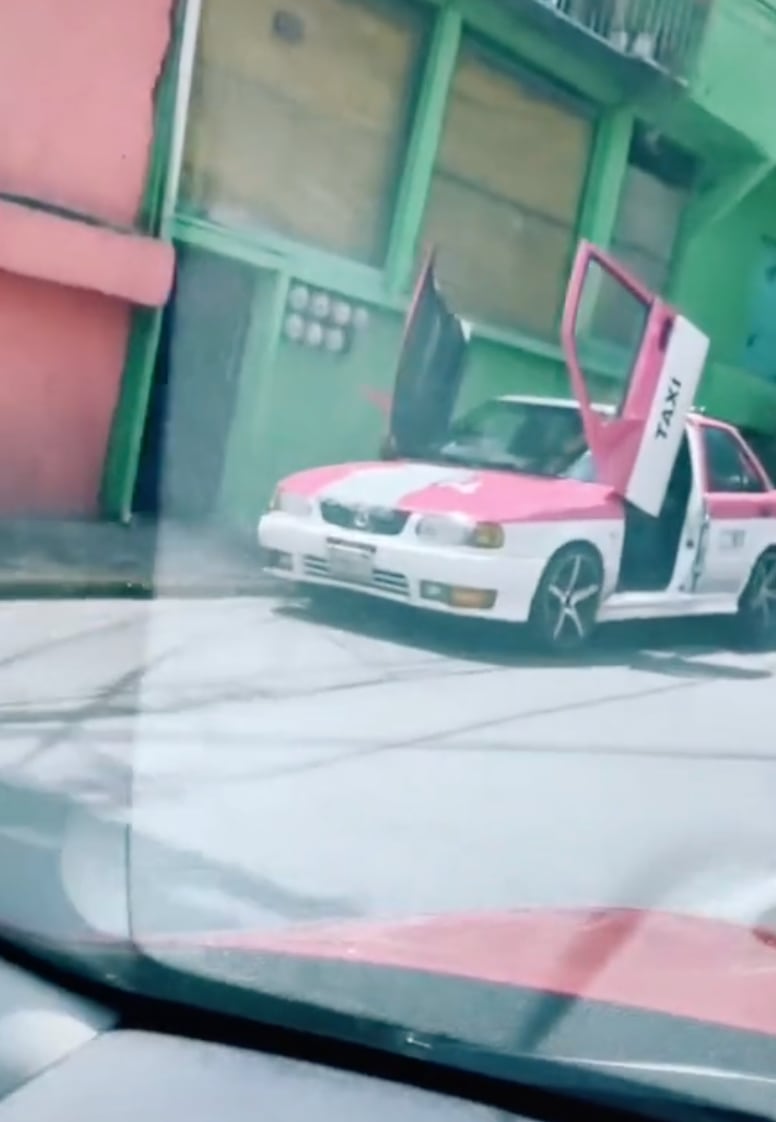 "El Lambotsuru", un taxi de la CDMX