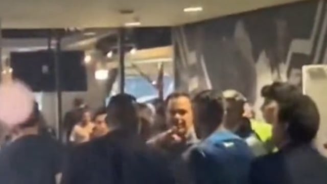 Santiago Baños fue denunciado por intentar censurar a un periodista regio en el Rayados de Monterrey vs Club América.
