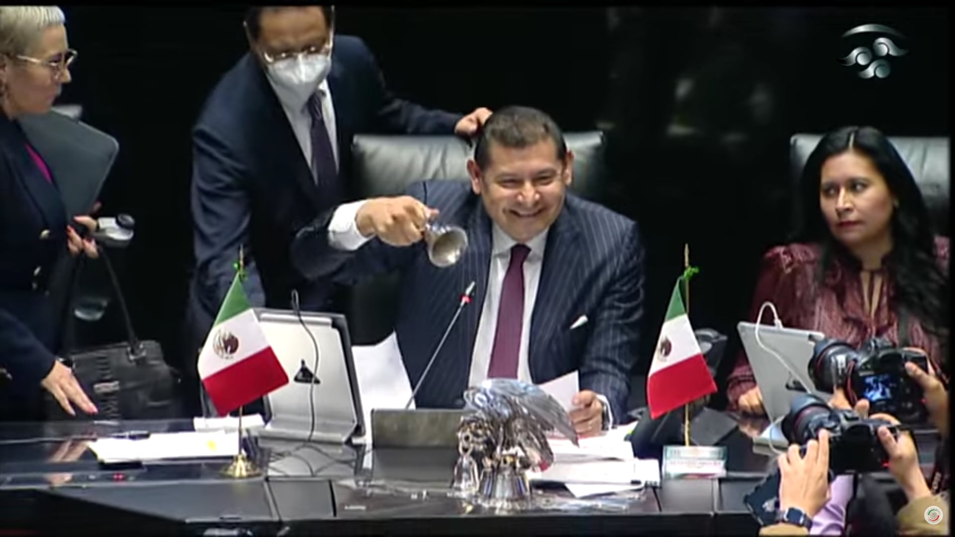Alejandro Armenta termina sesión del Senado