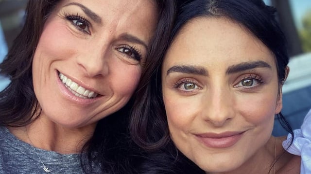 Aislinn Derbez y Alessandra Rosaldo