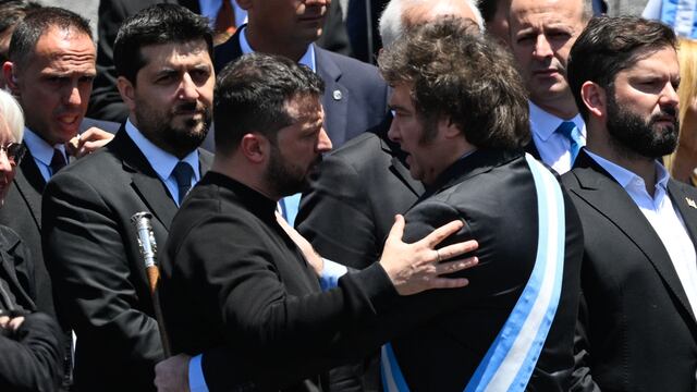 Volodymyr Zelensky y Javier Milei durante su nombramiento en Argentina