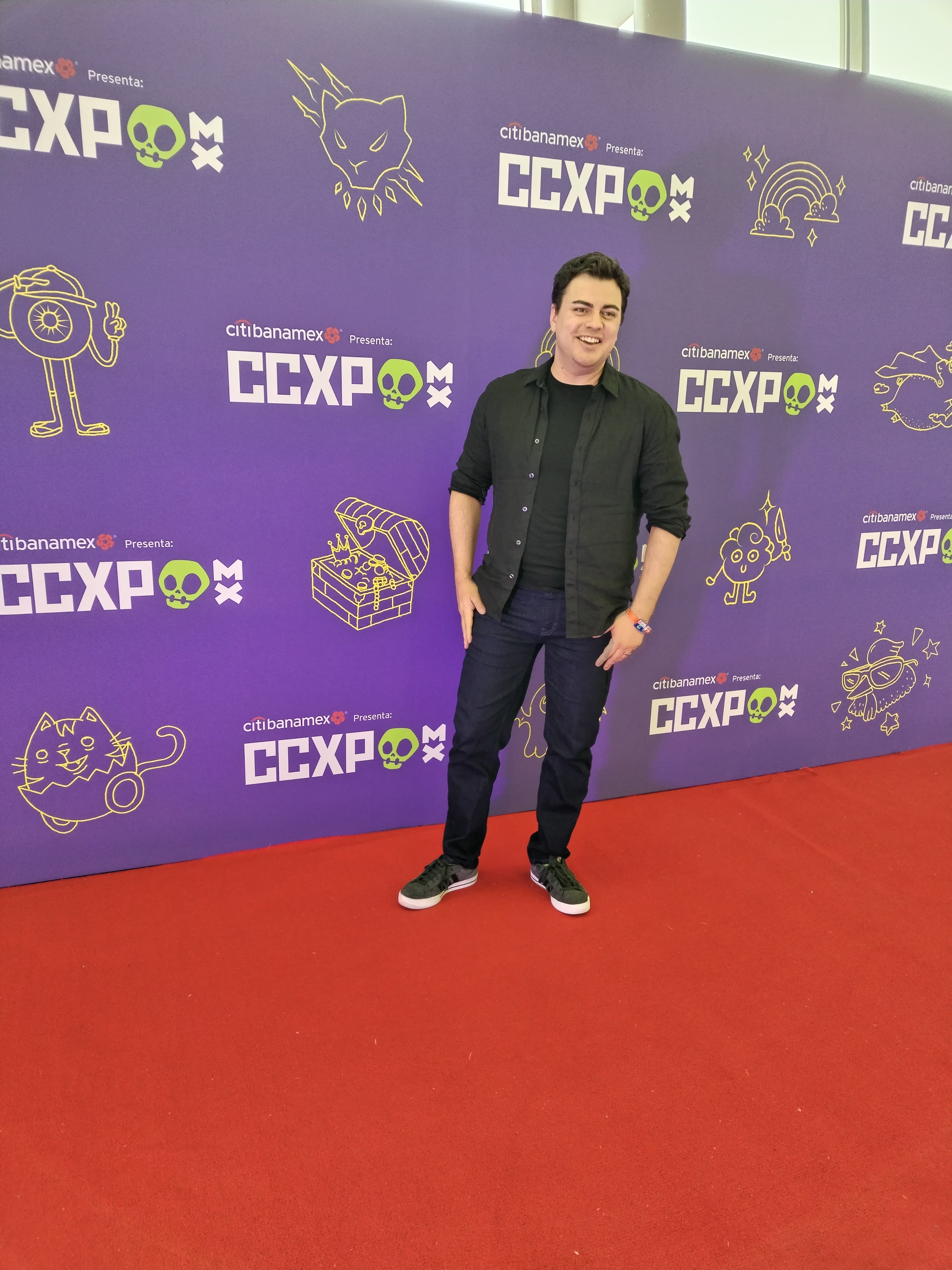 Ian Cardoni, voz de Rick en la CCXP 2024