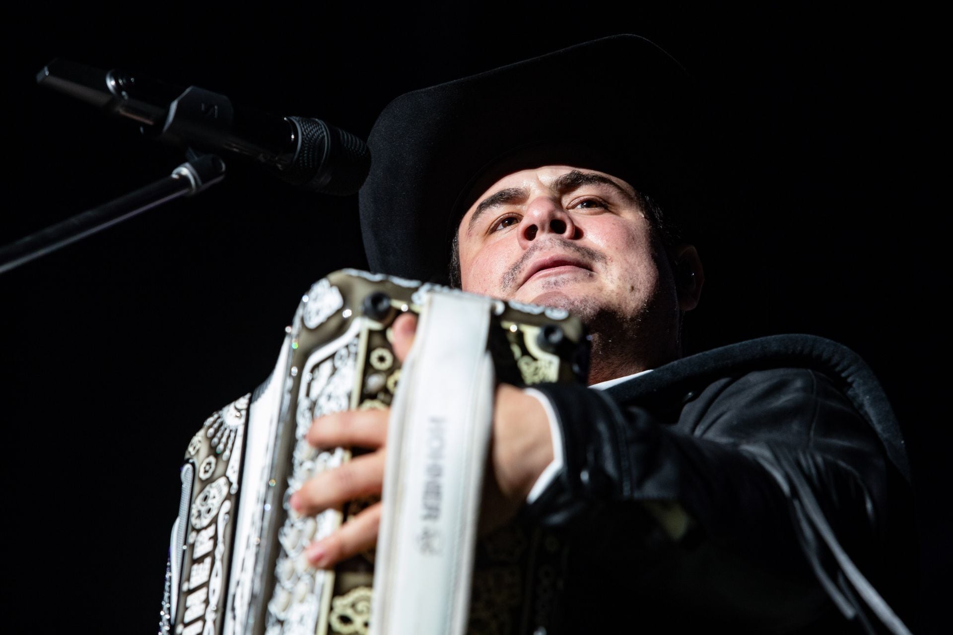 Alfredo Olivas, cantante.