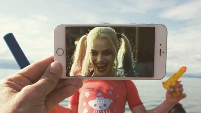 Este profesor de historia sabe cómo hacer historia.