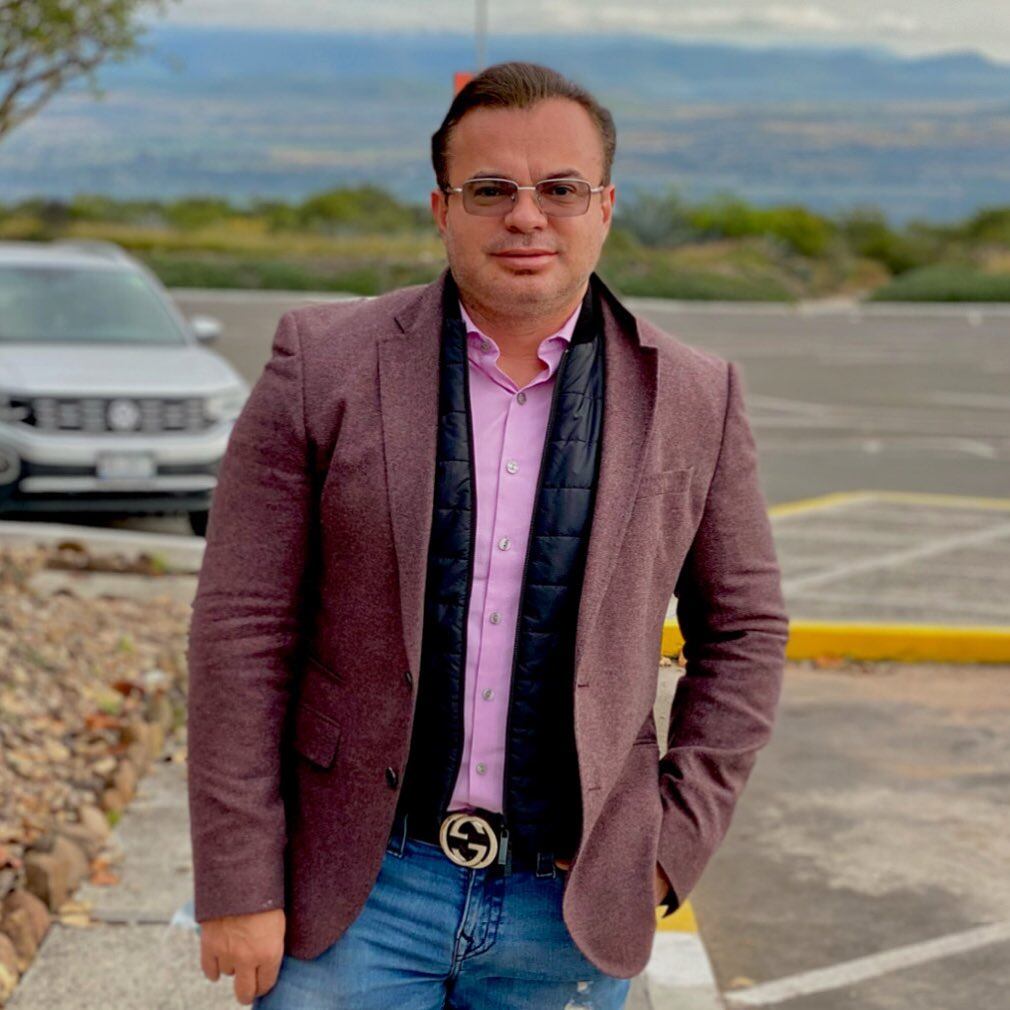 Marco Chacón, esposo de Maribel Guardia y un papá para Julián Figueroa.