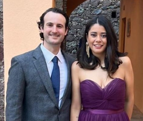María Monreal Pérez, hija de Ricardo Monreal con su esposo.