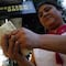 Impuesto a remesas sólo creará un nuevo problema en México y Estados Unidos, Banxico alerta