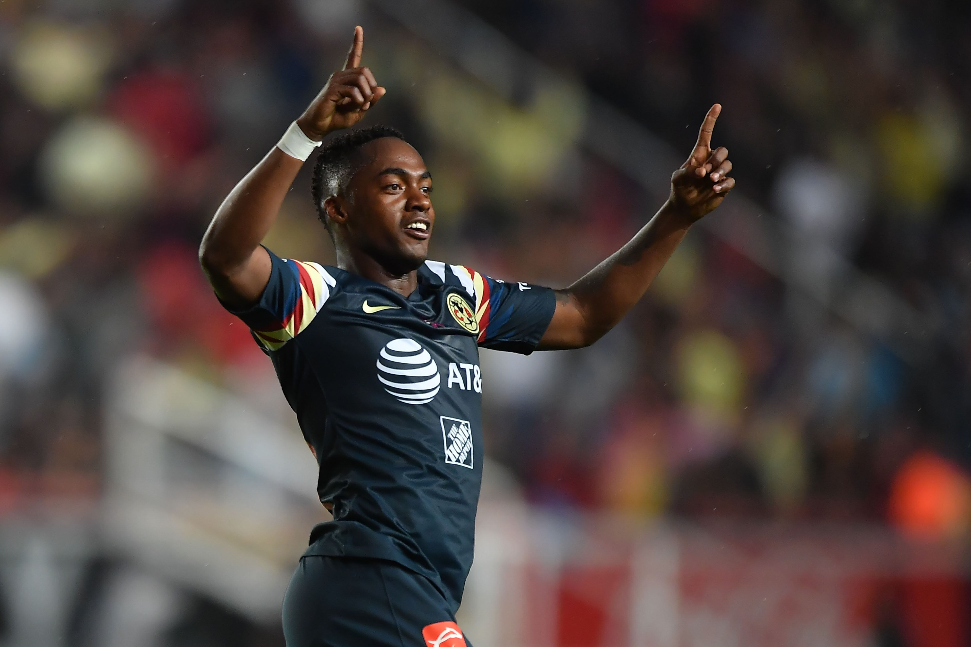 Ibarra en un partido de América