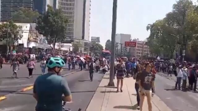 Maestros de la CNTE bloquean vialidades de la CDMx y afectan el Metrobús