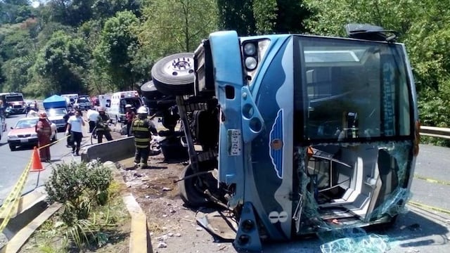 Autobús volcadura.