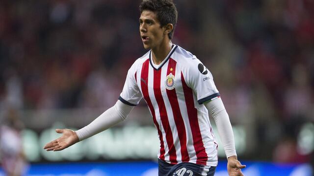 Macías aún es un jugador de Chivas.