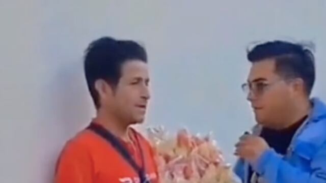 Vendedor ambulante dice haber sido cantante de Grupo Bryndis