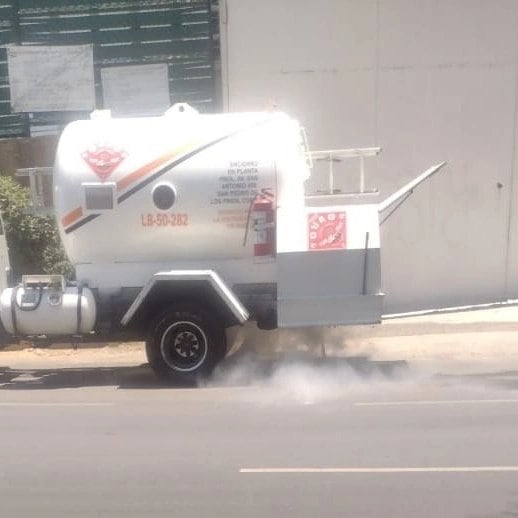 Fuga en la pipa de gas LP en la zona de Santa Fe