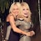 Miley Cyrus afirma que Dolly Parton se comunicó con ella desde el más allá