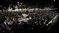 Madres buscadoras avanzan al Estadio Banorte en protesta por desaparecidos
