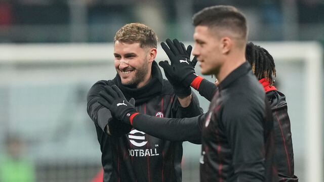 Alineación AC Milan vs Feyenoord: Santiago Giménez enfrenta a su exequipo en Champions League 2025